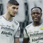 Kuat Bersama! Duet Bek Tangguh Persib Siap Beraksi Lagi!